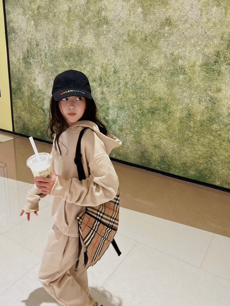 特价清仓 巴黎套装男女童时尚运动套装纯棉加绒连帽套头卫衣卫裤