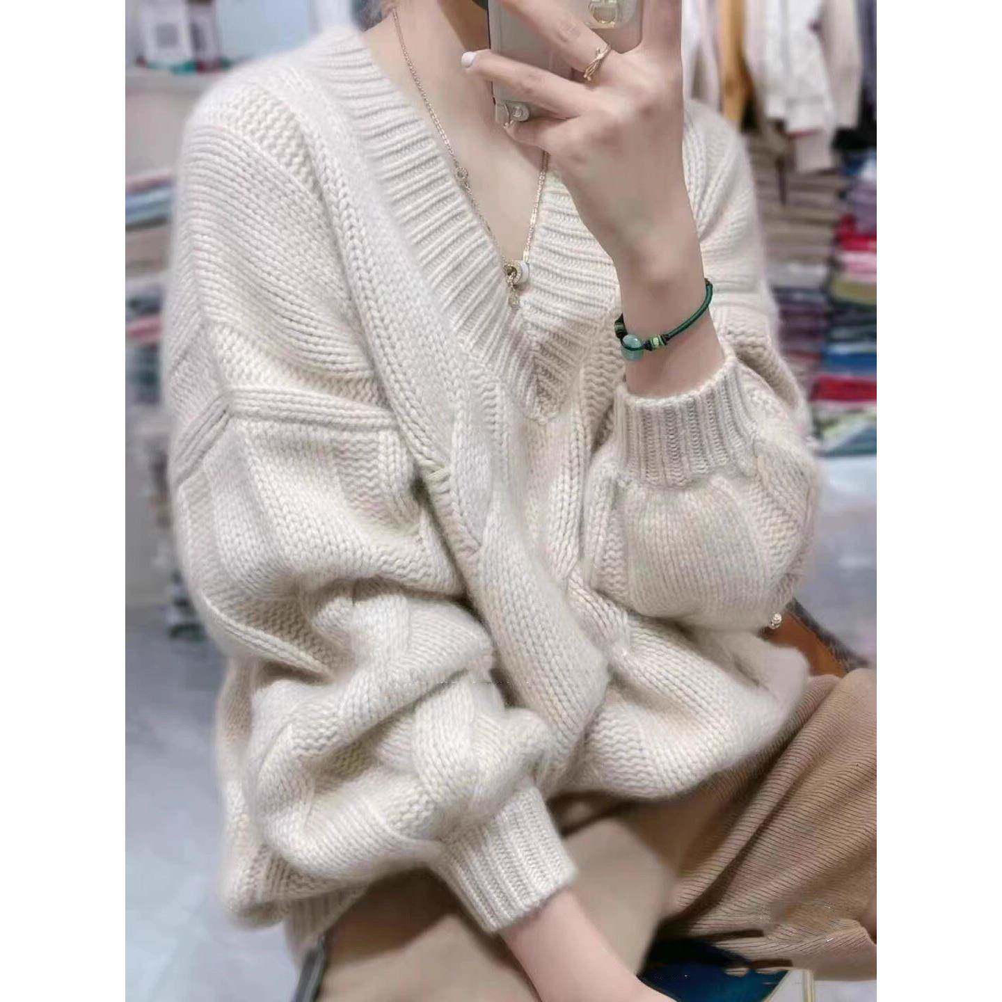 欧货新品秋冬加厚软糯羊绒衫女V领短款麻花毛衣宽松长袖针织衫