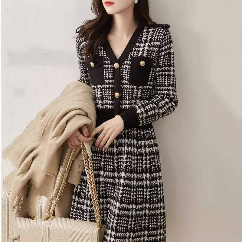 欧洲站秋季2024新款女装法式复古赫本风毛衣裙内搭打底针织连衣裙