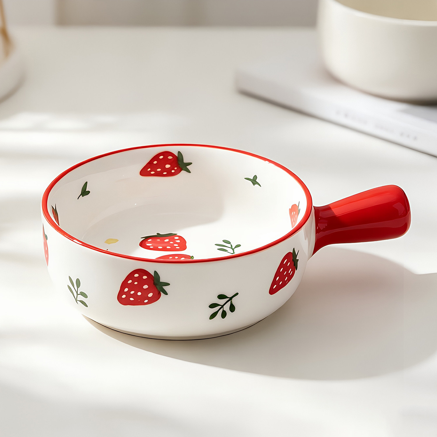 草莓图案陶瓷碗带手柄圆形烤盘家用餐具可爱少女心碗微波炉烘焙
