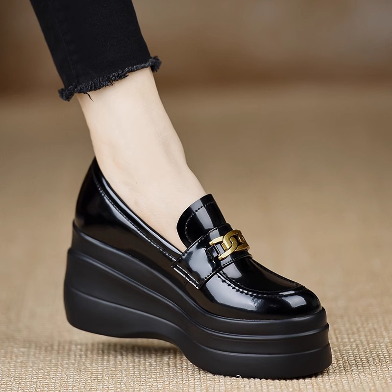 真皮纯手工女鞋8.5cm~春季坡跟防水台新款增高复古圆头漆皮黑色女