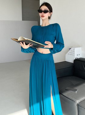 南韩财阀~显白孔雀蓝蝙蝠袖上衣垂感高开叉半身长裙高质感套装女