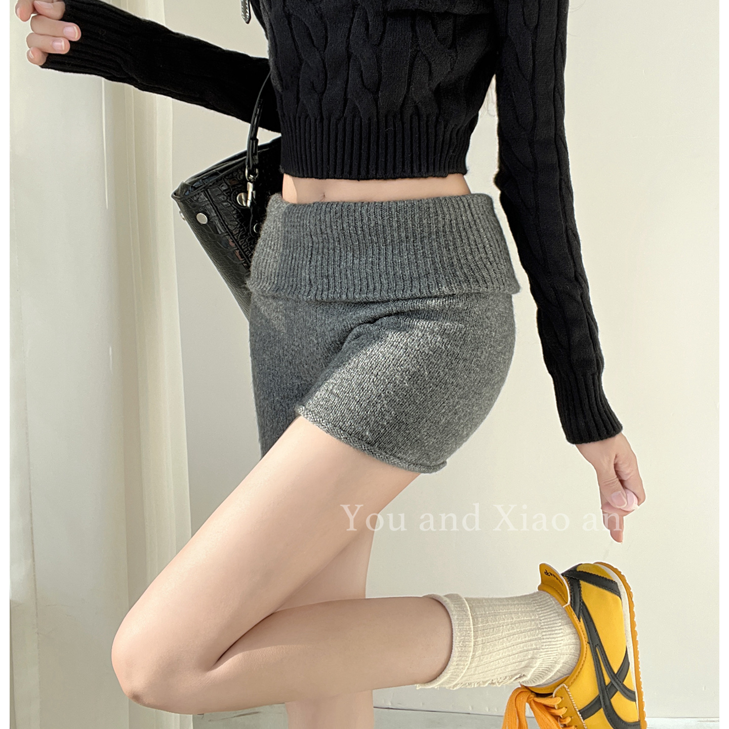 灰色绒感针织短裤女简约高级