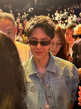 2024年新款小香墨镜女blingbling亮闪闪镜框粉欧美太阳镜复古洋气