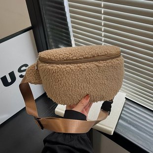 羊羔毛毛绒包包女大容量2024新款秋冬小众设计斜挎包休闲胸包腰包