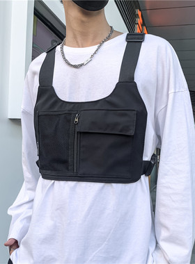 轻便薄款男士运动潮牌马甲包嘻哈街舞少年新说唱胸包女蹦迪个性包