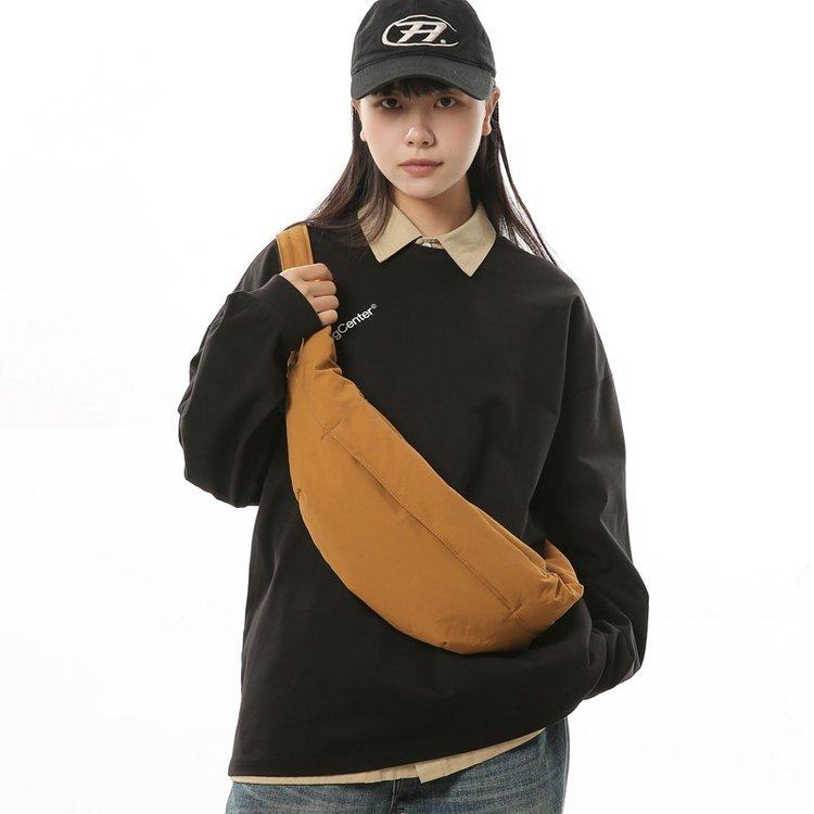 日系轻便法棍包随身百搭斜挎包多功能胸包女日系时尚牛角包潮单肩,箱包皮具/热销女包/男包,胸包,淘宝优惠券,粉丝福利购,淘宝优惠卷