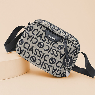 潮牌包包2025新款女包斜挎包腋下包秋冬女士小包轻奢胸包帆布包