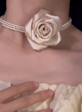 感复古黑色立体玫瑰珍珠choker女颈链花朵设计法式气质锁骨链