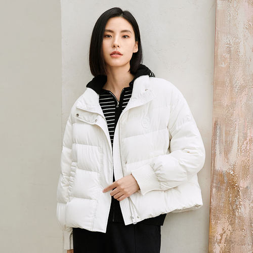 玳莎简约白色立领羽绒服