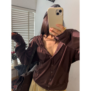 鬼鬼家韩代东大门 颜色太美了暗扣连帽打底衫叠穿很显白