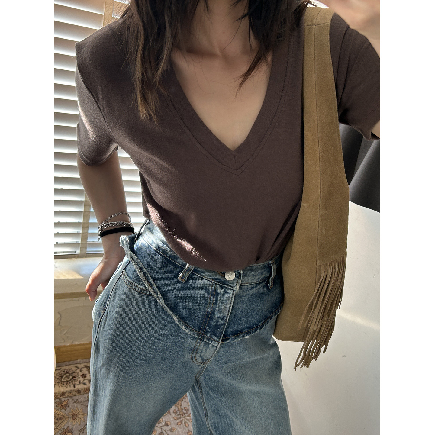 鬼鬼家 正品韩代东大门秋冬 纯欲风软糯舒适大V领短袖T恤纯色打底