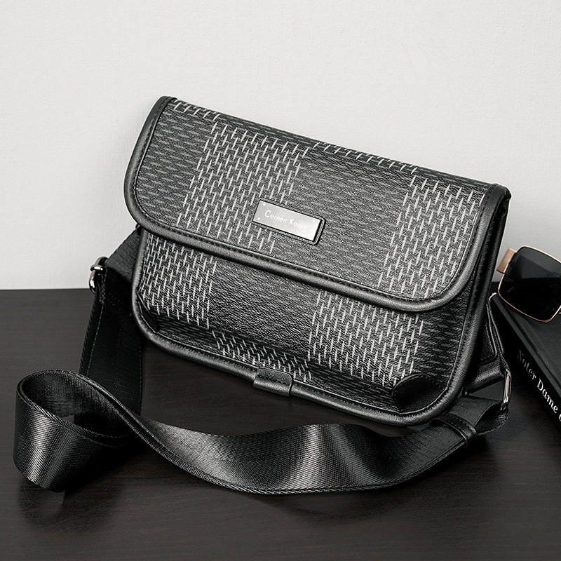 现货零售 新款男士小胸包百搭户外男士小包男包斜挎包单肩包