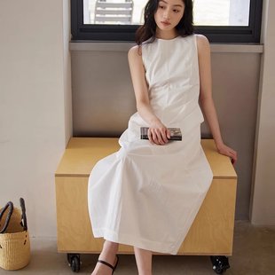 GINNKEE 法式无袖白色连衣裙女夏拼接收腰黑色领证背心裙花苞长裙