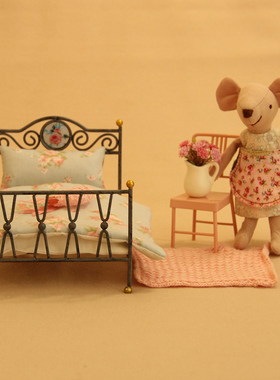 情绪稳定工位微缩场景迷你小布偶