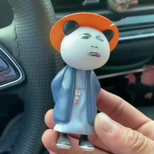 车摆件虾仁手办公仔玩偶汽车内饰中控台装饰品办公室摩托车流鼻血