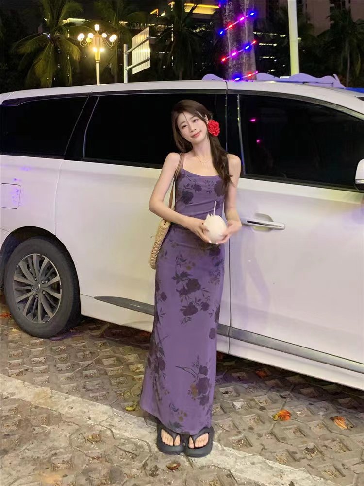 紫色吊带碎花连衣裙子女夏季2026新款梨形身材高级感修身包臀长裙
