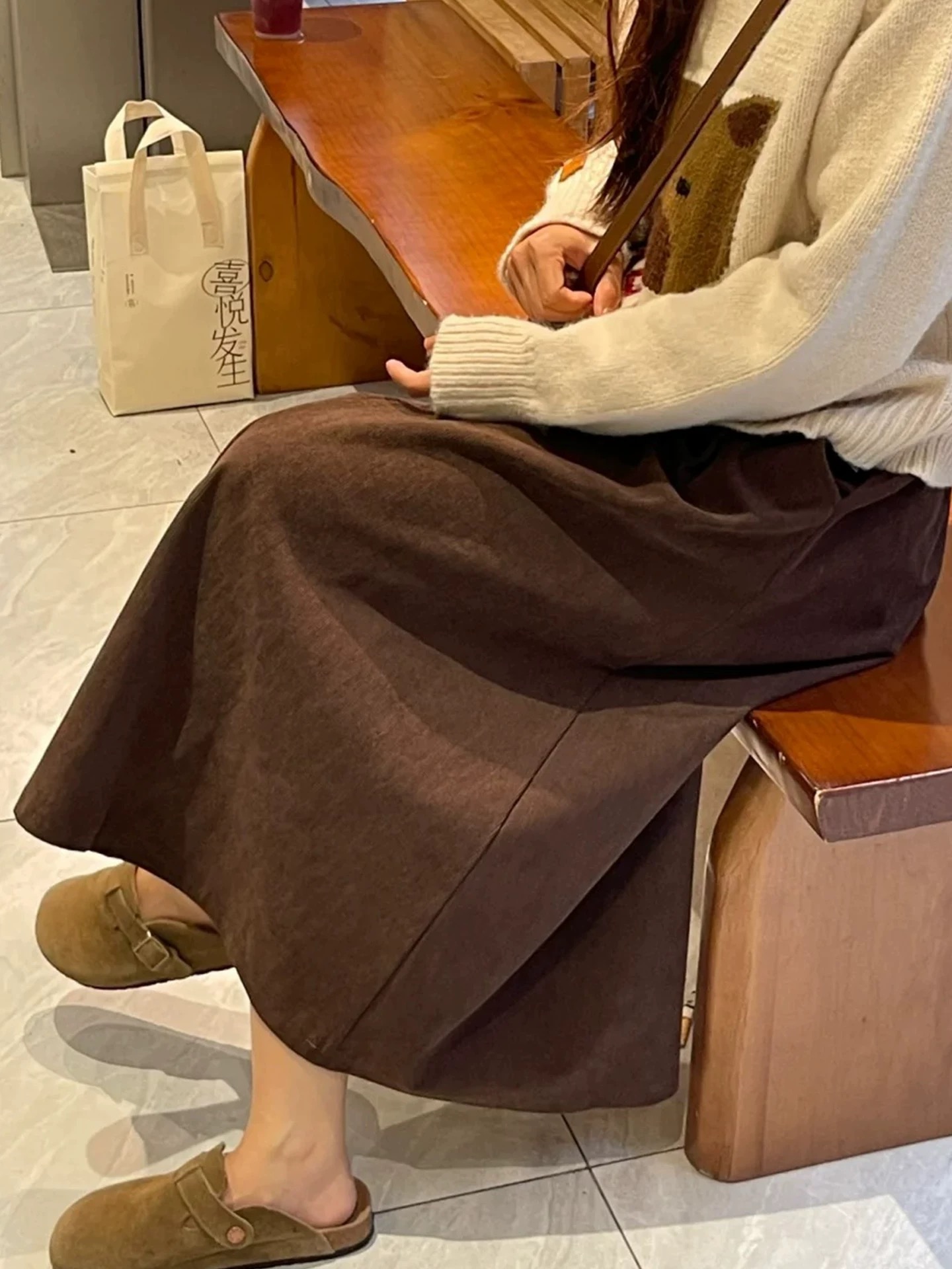 灯芯绒遮肚梨型身材A字半身长裙