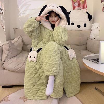 。珊瑚绒睡衣女款三层夹棉秋冬季加厚加绒长款可外穿睡袍家居服套