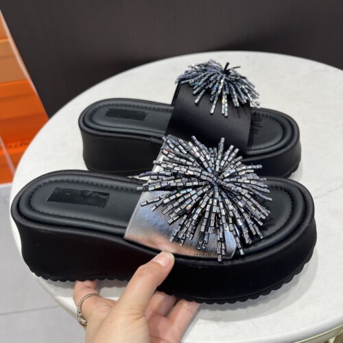 2026夏季新款水钻超闪厚底松糕小个子露趾凉拖鞋度假一字外穿女鞋