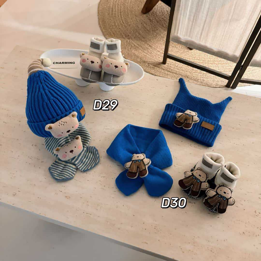LUUG1新款秋冬保暖儿童三件套卡通加厚鞋袜帽子围巾羊皮毛一体鞋