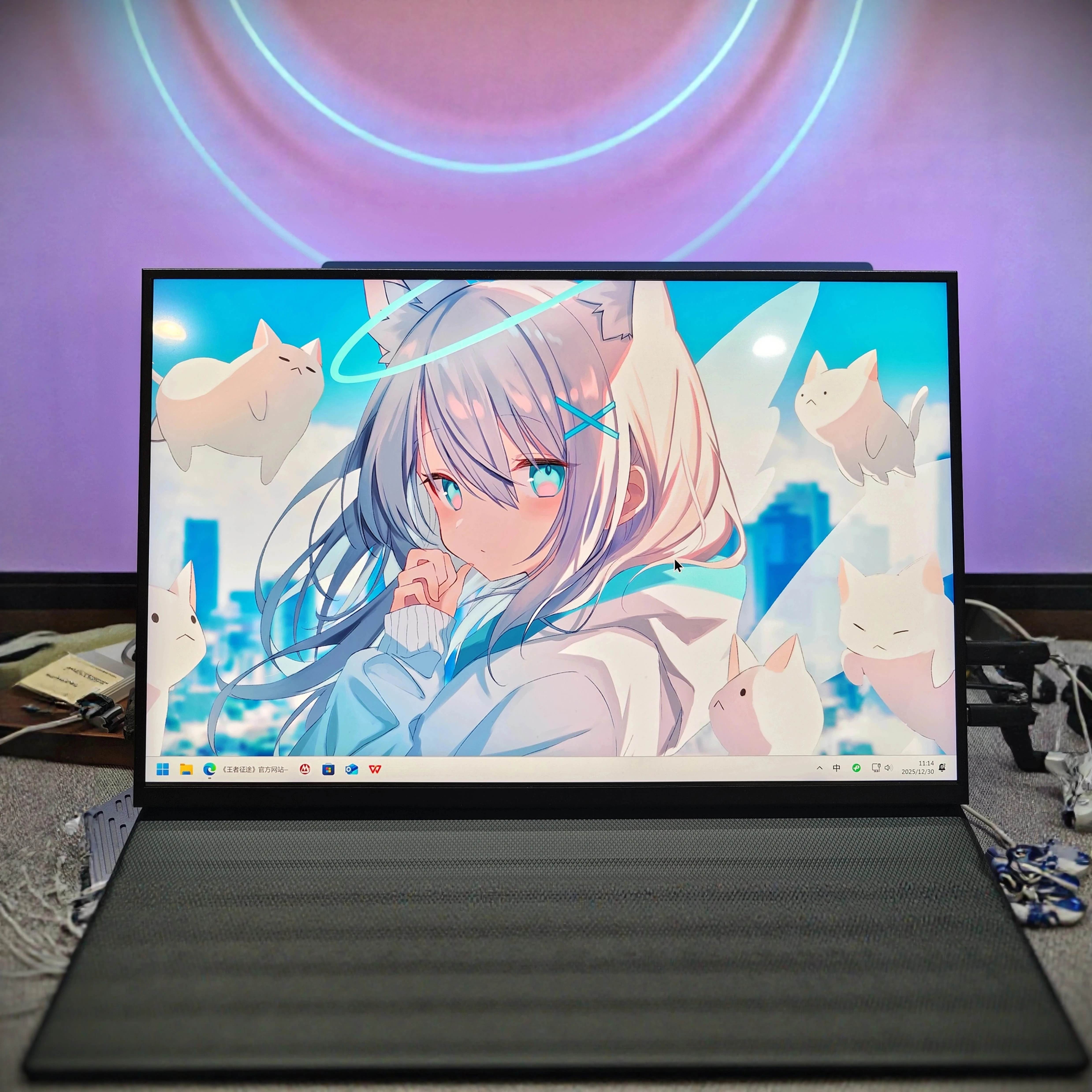 18寸4K 120Hz miniLED泰坦18Ultra釉月屏同款液晶屏装配便携屏