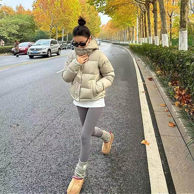 SLEEK CITY现货冬季四格休闲瑜伽服外套保暖连帽女图片
