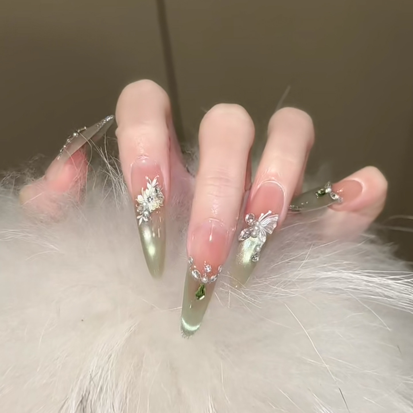 手工定制绿色猫眼显白穿戴甲