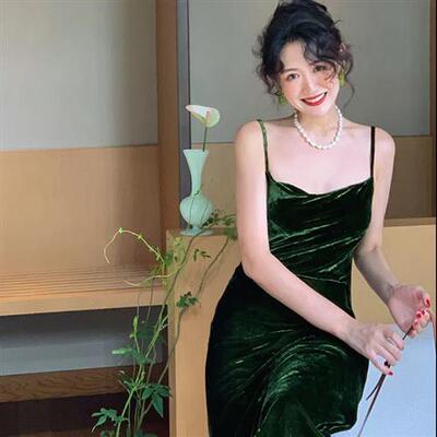法式收腰高端吊带连衣裙女秋季新款复古中长款裙子丝绒百搭打底裙