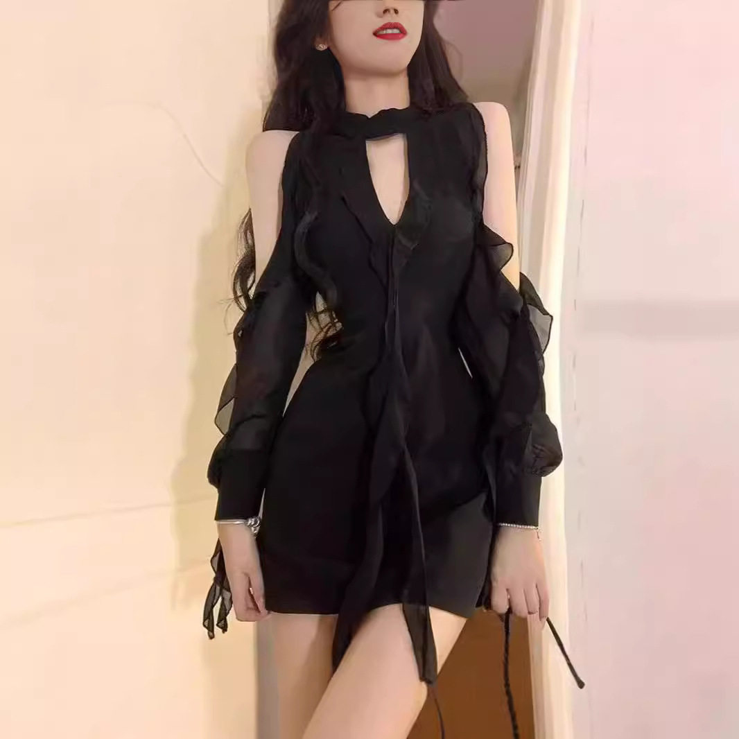 黑色露肩挂脖连衣裙女夏季修身显瘦辣妹纯欲风雪纺拼接裙子
