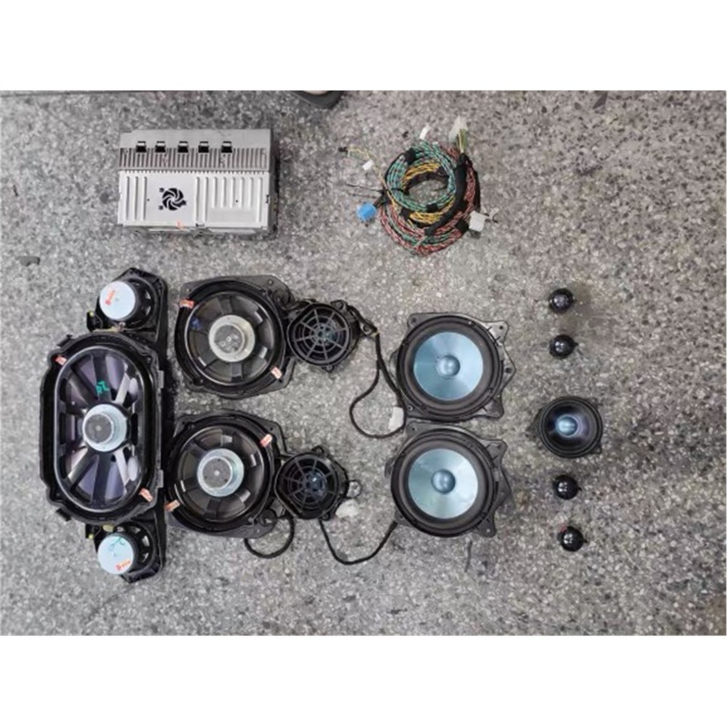 奔驰W221哈曼音响一套S320 S350 S500 S600喇叭扬声器带功放一套