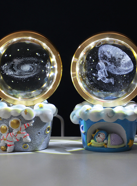 宇航员叮当猫水晶球小夜灯摆件卧室工位桌面装饰品可爱七夕节礼物