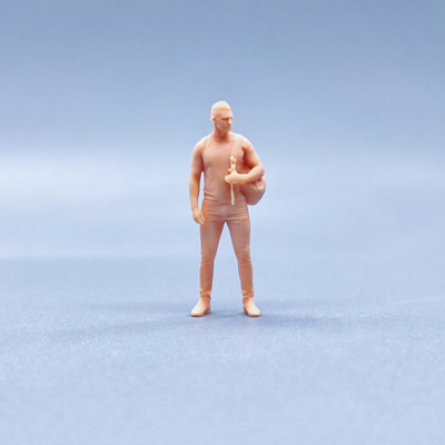 【嗯哼模型】1:64人偶1:43微缩白模 站姿 背包壮实短发男 V824