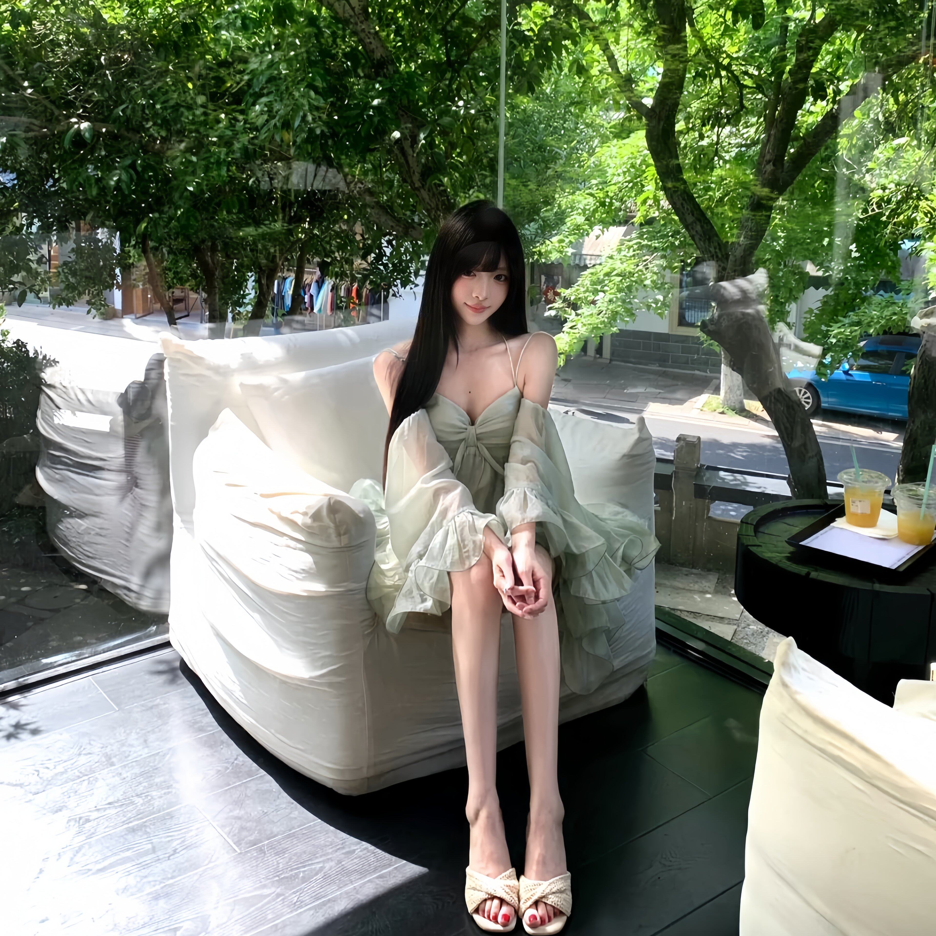 薄荷绿法式吊带气质连衣裙女夏蝴蝶结荷叶边网纱短裙度假风设计感