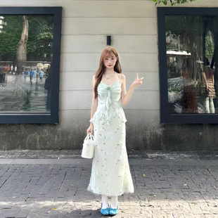 森氧花语 夏日海边渡假雪纺重工立体碎花连衣裙木耳边吊带长裙