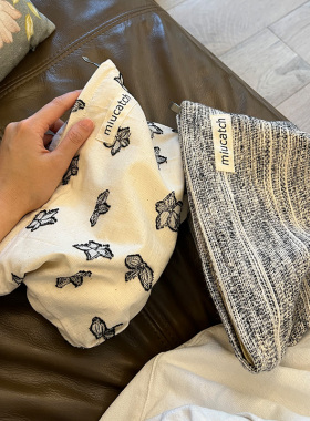 棉布花朵柔软化妆包黑白素描感帆布内衬日常旅行护肤品水乳收纳袋