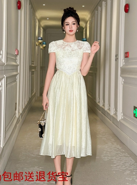 2025夏季新款女装法式设计感圆领蕾丝拼接褶皱收腰连衣裙21848