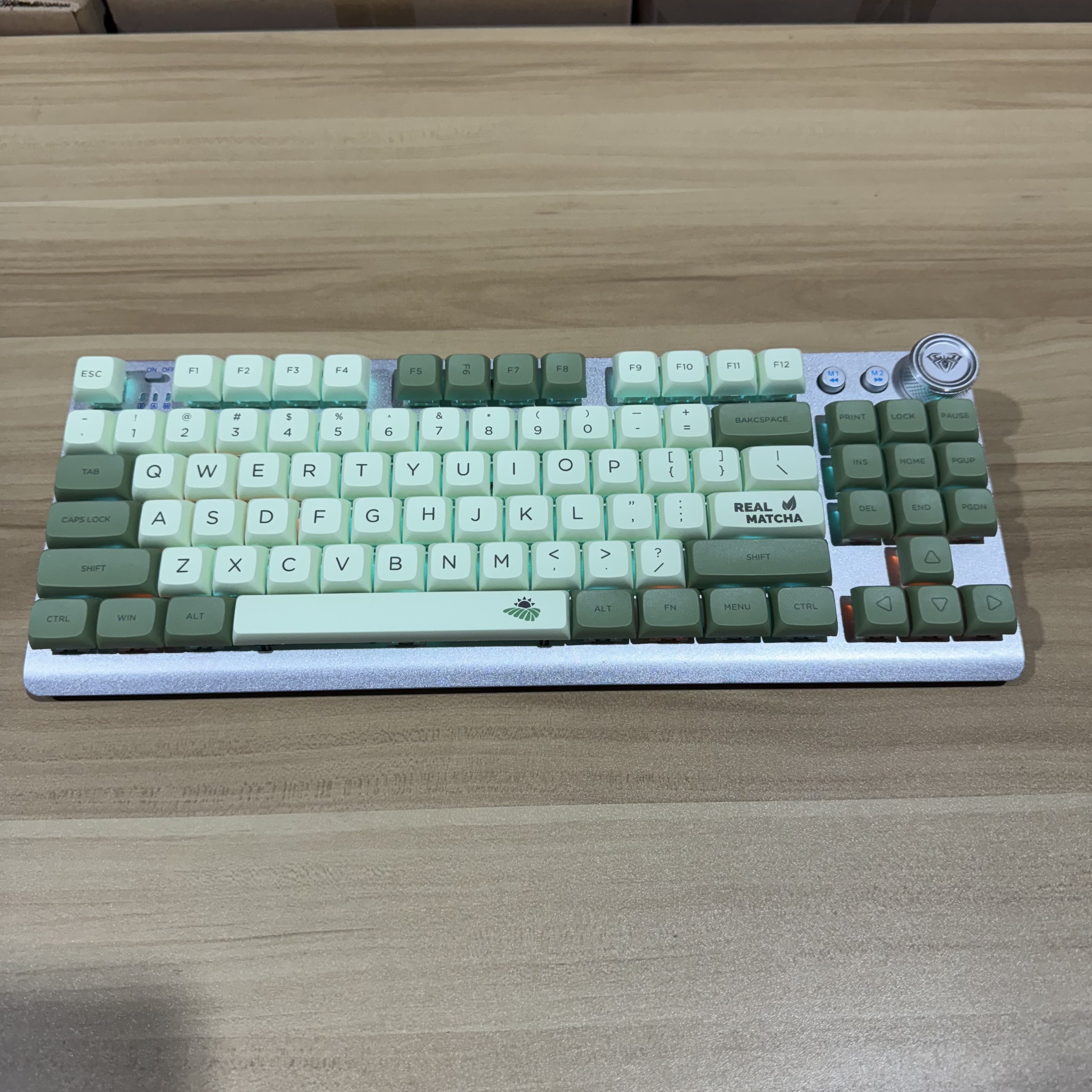 狼蛛F3001机械键盘蓝牙无线PBT热升华键帽侧刻渐变色87键二手键盘