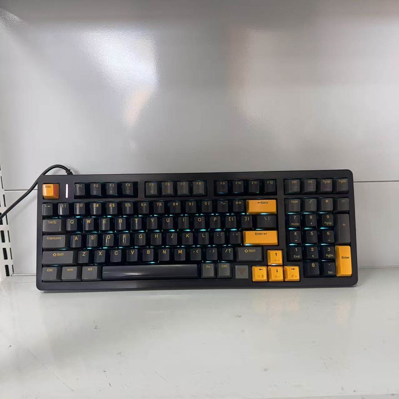 狼派x85  98键机械键盘 橙轴 电竞 RGB灯光 二手