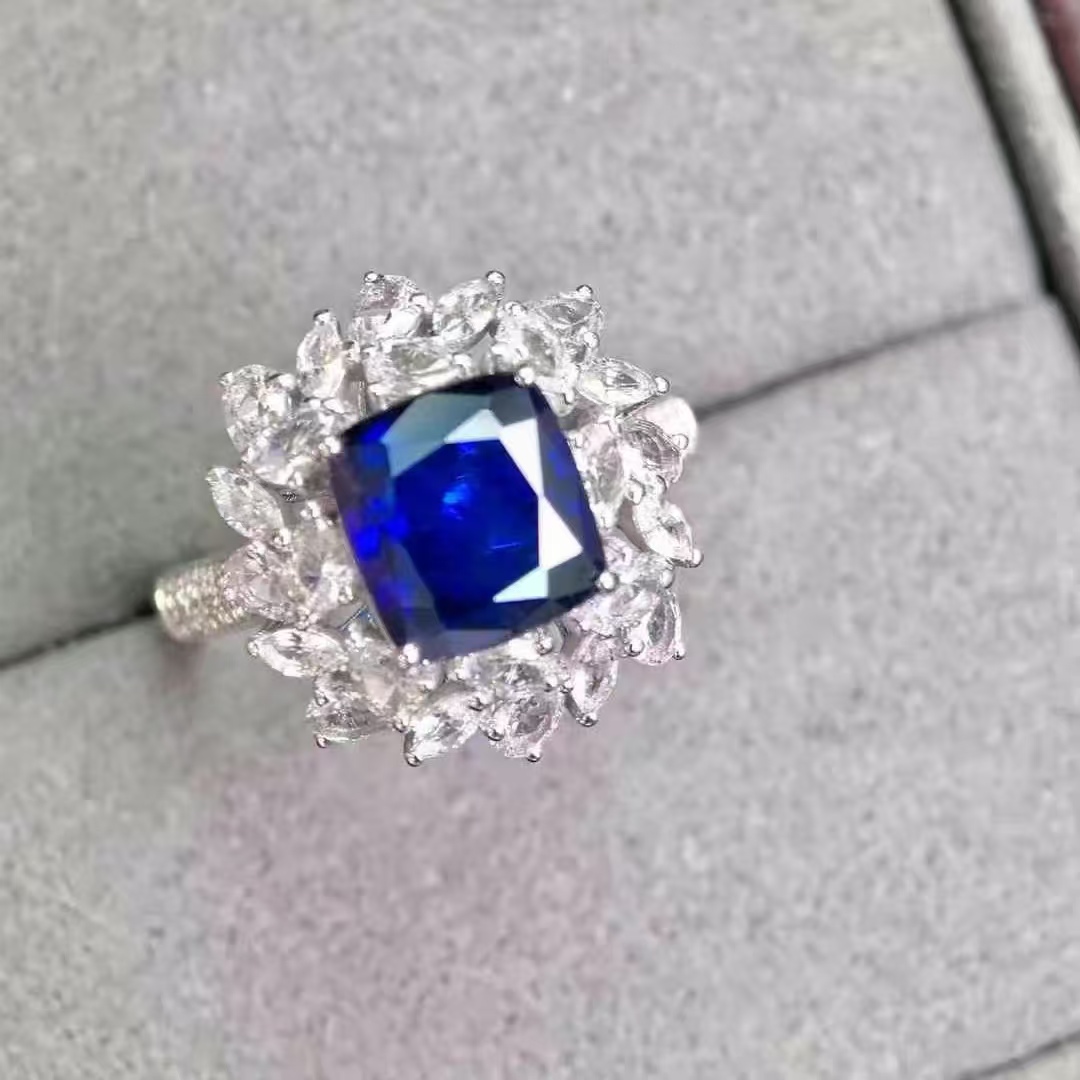 18K金钻石镶嵌高品质皇家蓝蓝宝石两用款 主石2.59ct 颜色浓郁