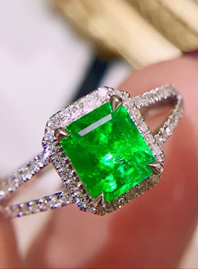 18K金钻石镶嵌哥伦比亚祖母绿戒指 复古老钱风vivid green 鲜绿色