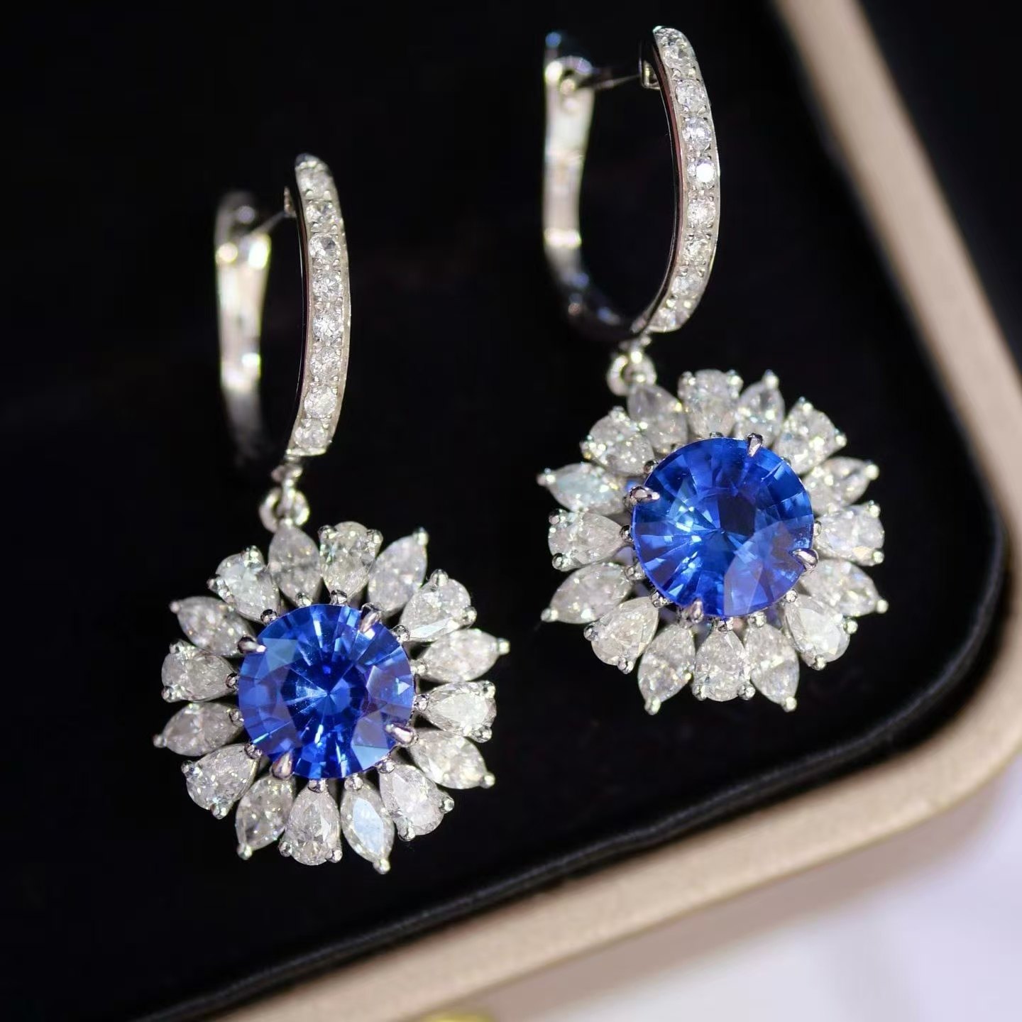 18K金钻石镶嵌 天然蓝宝石耳环 主石2.19克拉 全净体 火彩璀璨,珠宝/钻石/翡翠,耳饰,淘宝优惠券,粉丝福利购,淘宝优惠卷