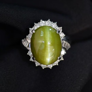 PT900钻石镶嵌 天然金绿猫眼石戒指 主石9.84克拉 高贵犀利直线