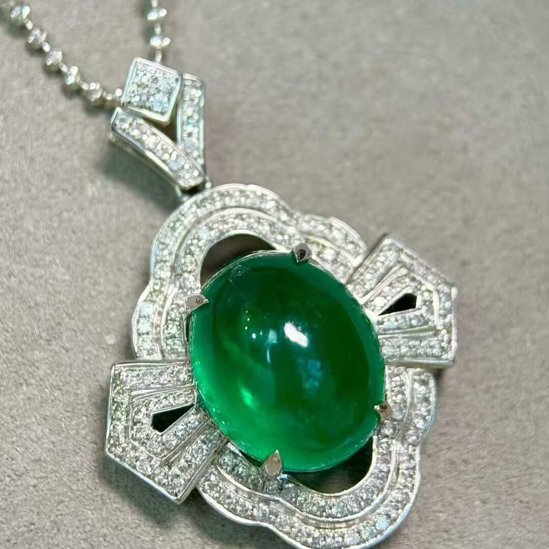18K金钻石镶嵌 吉尔德巴西产地祖母绿鸽子蛋吊坠 主石11.78克拉