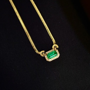 经典 18K金钻石镶嵌 主石1.05克拉 蛇皮链 百搭 天然祖母绿时尚