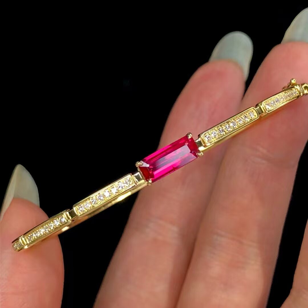 18K金钻石镶嵌 无烧红宝石手镯 主石1.19克拉 玻璃体满火国际证书