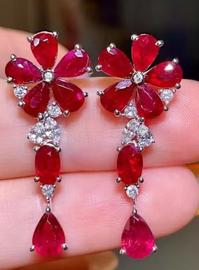 18K金钻石镶嵌 奢华貌美红宝石耳环 主石7.49克拉 颜色浓郁漂亮