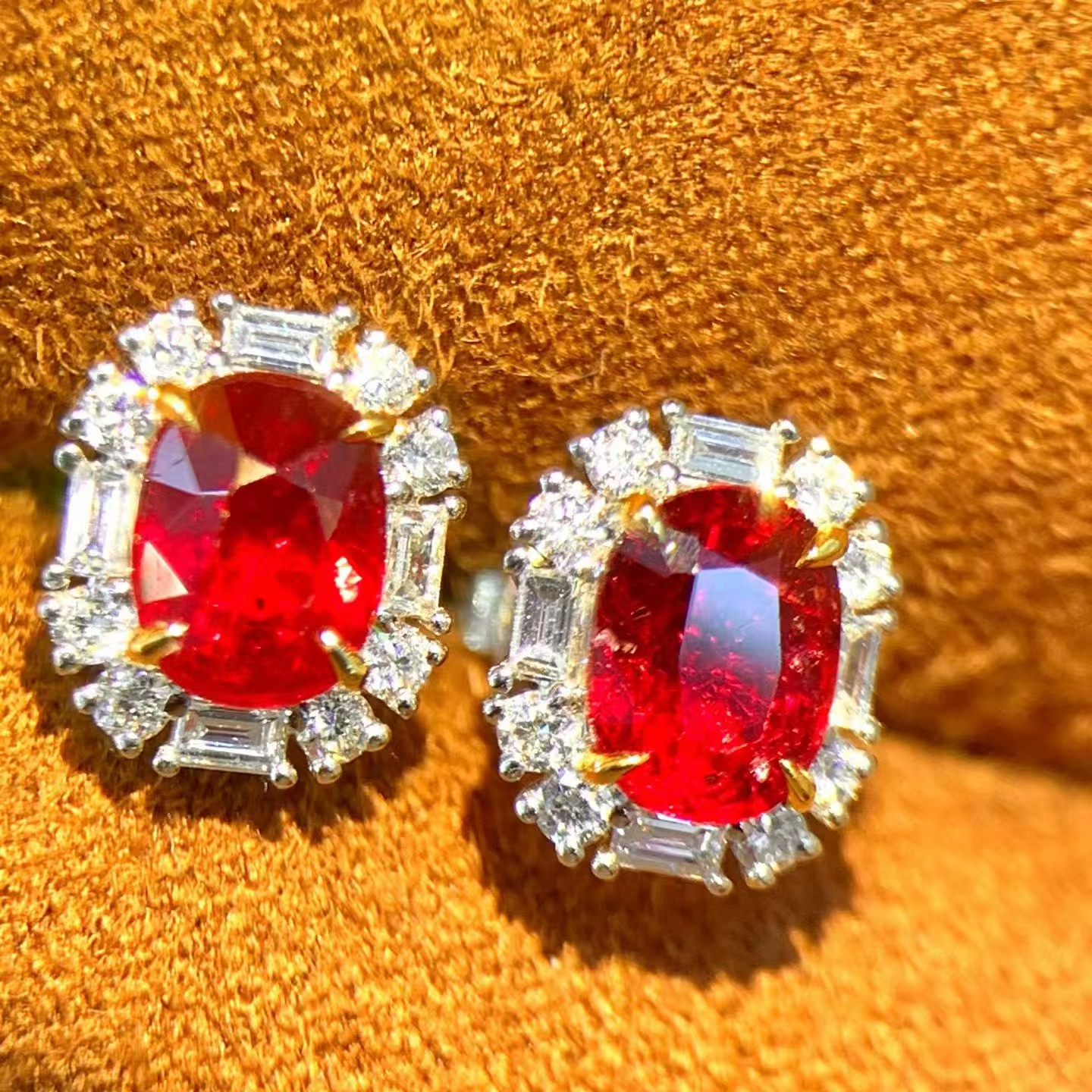 18K金钻石镶嵌 莫桑比克无烧红宝石耳钉 主石2.18克拉 小巧精致