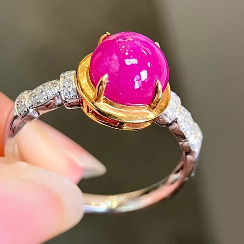 18K钻石镶嵌 天然素面红宝石戒指 主石3.05克拉 浓郁惊艳的浓粉色