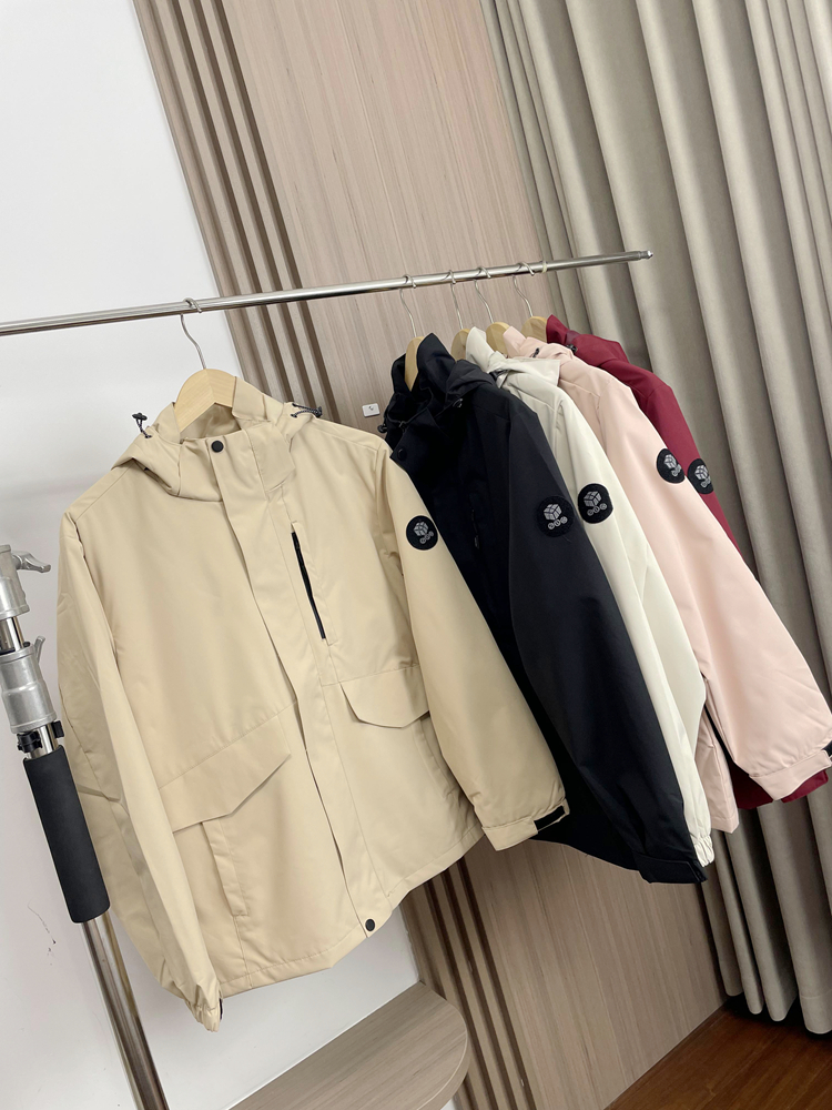 运动休闲连帽冲锋衣外套